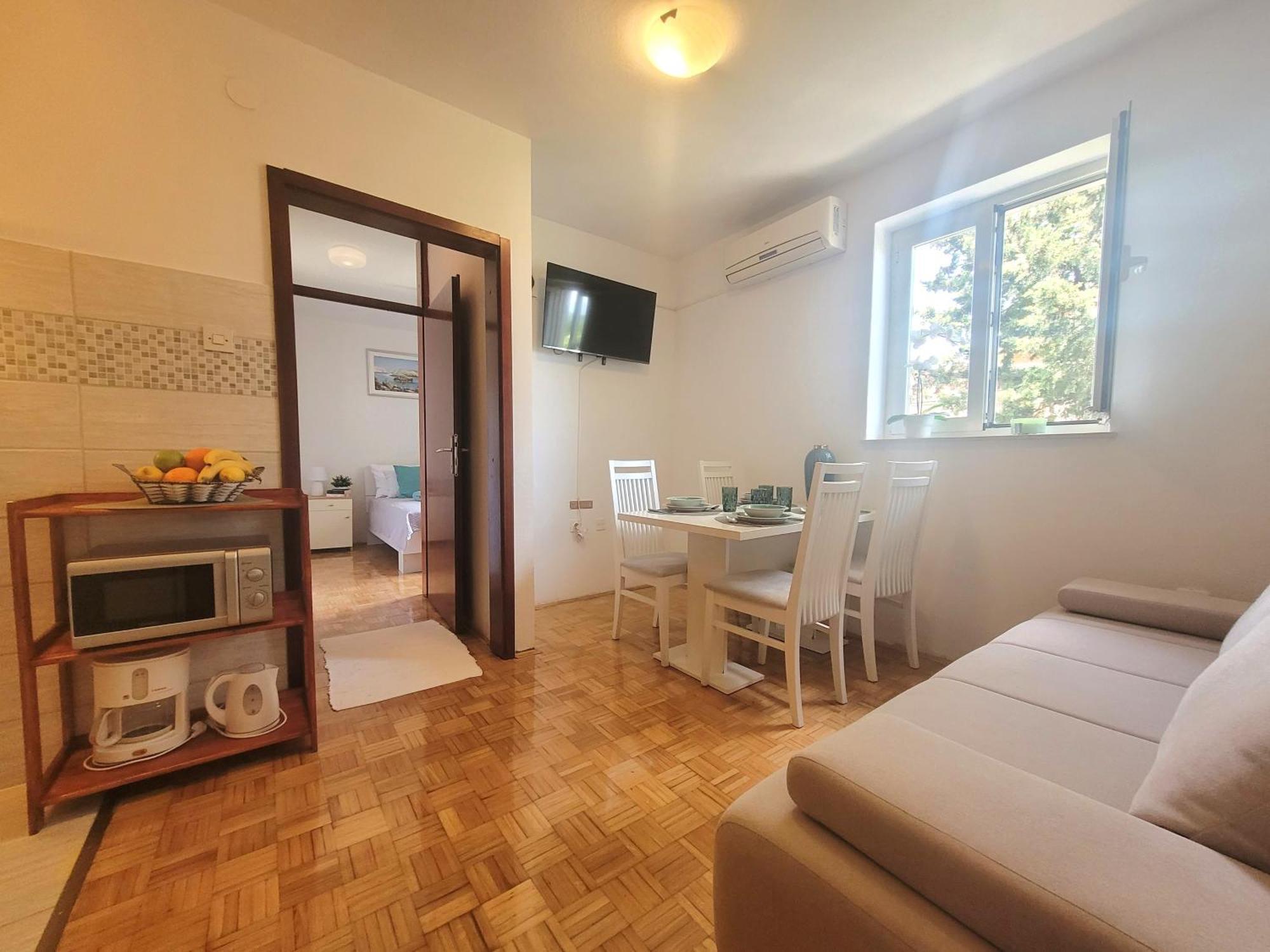 Apartments Blazevic Омишаль Экстерьер фото