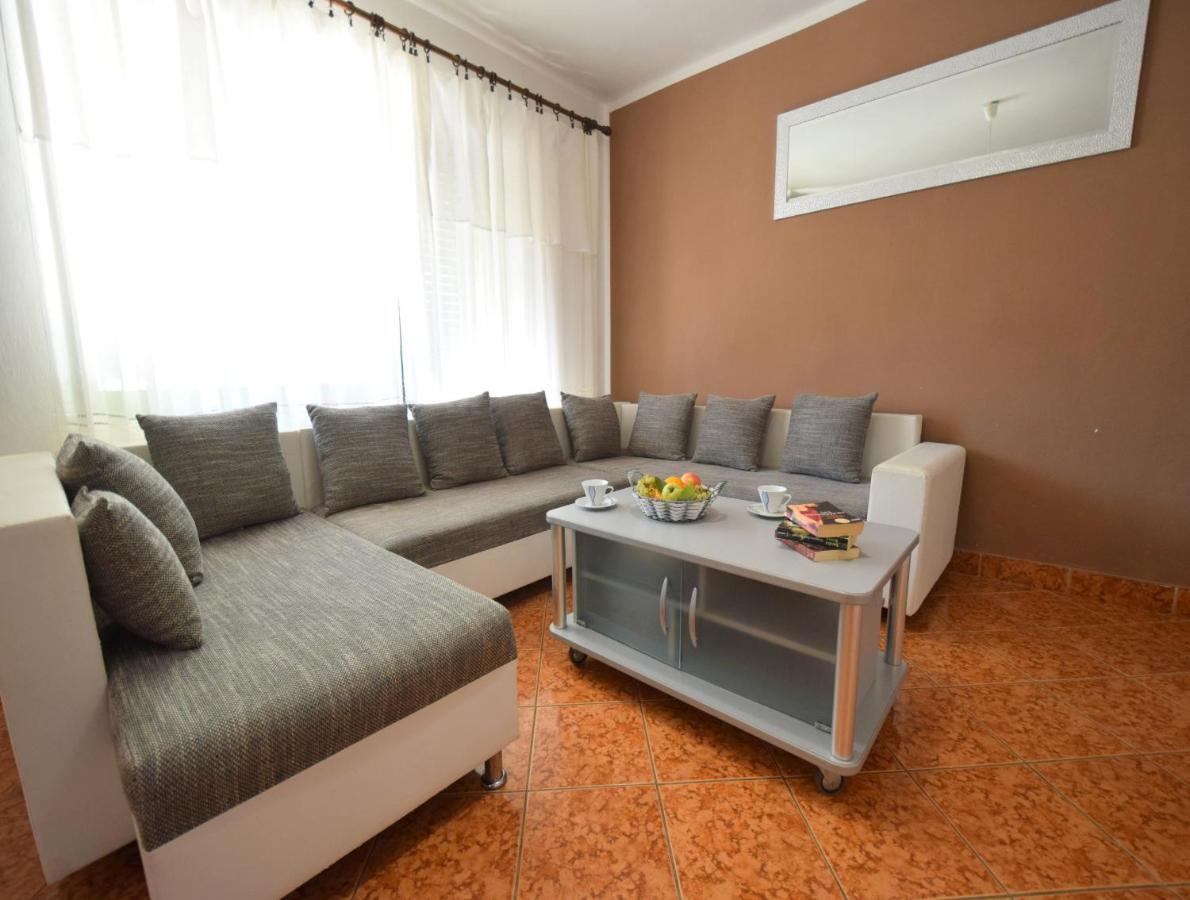 Apartments Blazevic Омишаль Экстерьер фото
